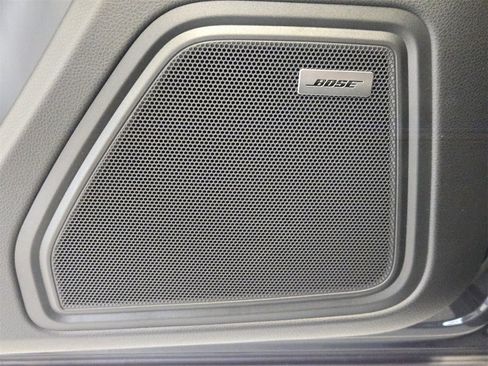 New 2025 Porsche Macan image 17