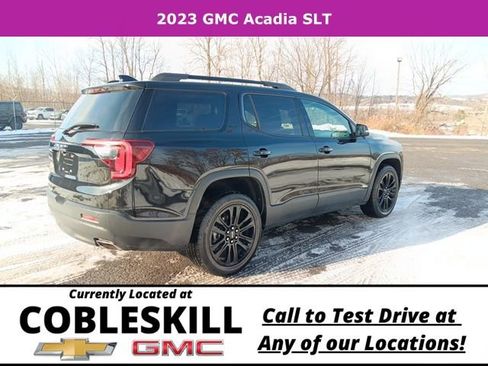 Used 2023 GMC Acadia SLT w/ Elevation Edition image 3