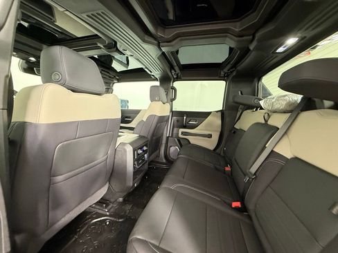 New 2026 GMC Hummer EV 4x4 Crew Cab image 32