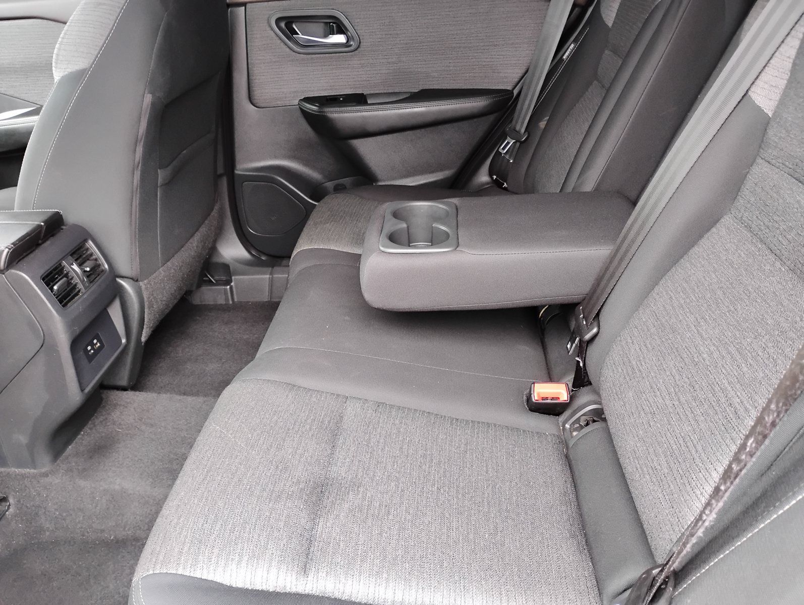 Used 2021 Nissan Rogue SV AWD/4WD image 28
