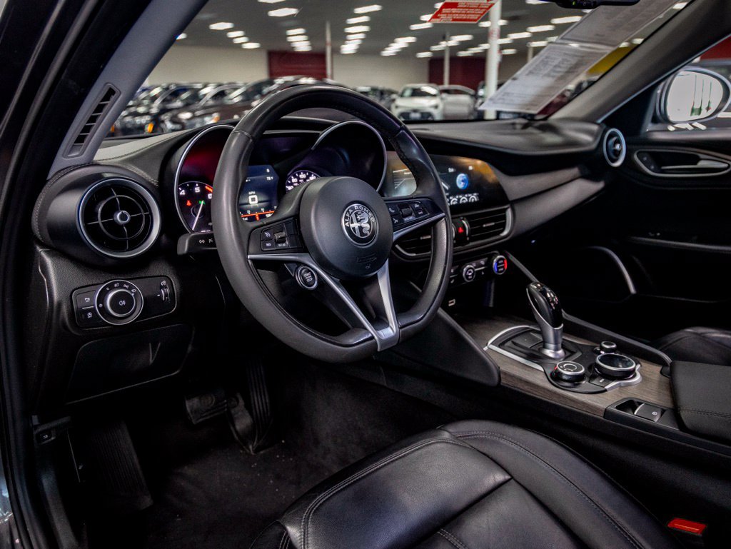 Used 2018 Alfa Romeo Giulia Ti w/ TI Leather Package RWD image 16