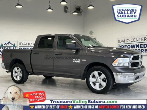 Used 2023 RAM 1500 Classic SLT AWD/4WD image 1