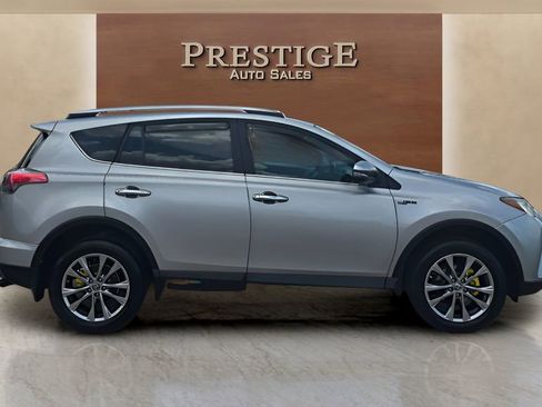 Used 2017 Toyota RAV4 Limited FWD image 26