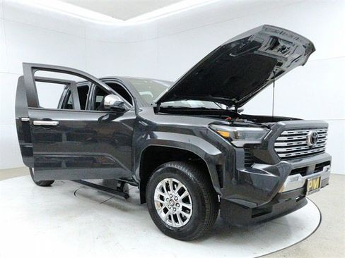 Used 2025 Toyota Tacoma Limited image 9