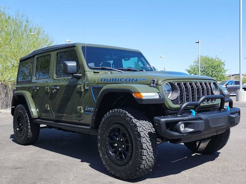 Used 2023 Jeep Wrangler Unlimited Rubicon 4xe AWD/4WD image 2