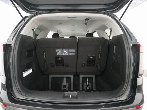 Certified 2024 Kia Carnival LX image 10