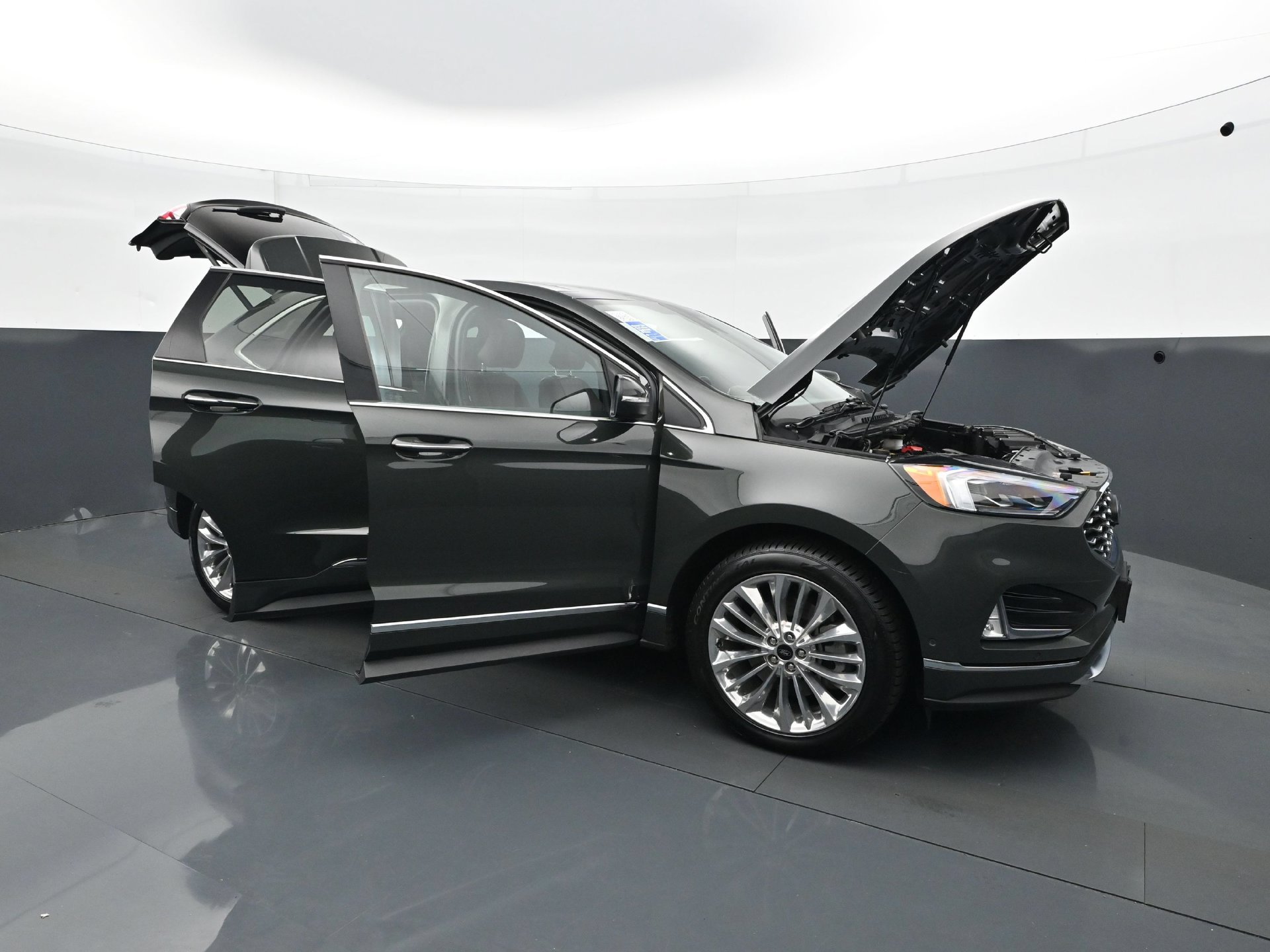 Used 2022 Ford Edge Titanium w/ Equipment Group 301A AWD/4WD image 39