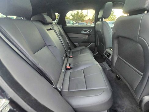 Used 2025 Land Rover Range Rover Velar Dynamic SE image 14
