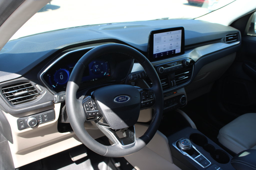 Used 2021 Ford Escape Titanium w/ Class II Trailer Tow Package FWD image 30