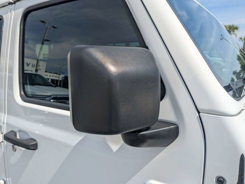 Used 2020 Jeep Gladiator Rubicon AWD/4WD image 12