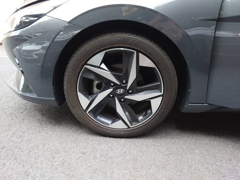 Certified 2023 Hyundai Elantra Limited FWD image 28