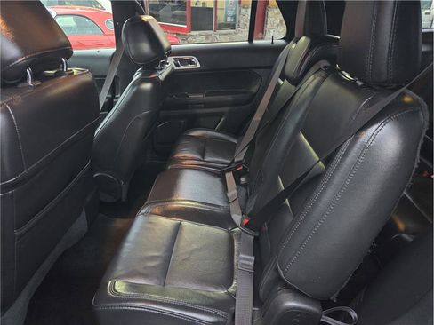 Used 2015 Ford Explorer XLT w/ Equipment Group 202B image 22