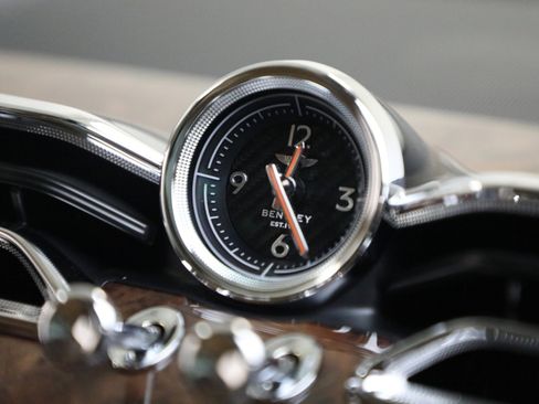 New 2025 Bentley Bentayga image 25