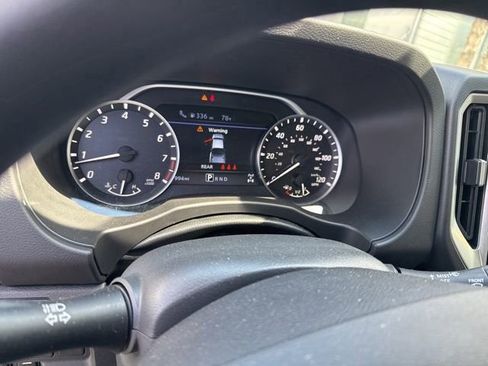 Used 2025 Nissan Frontier SV image 3