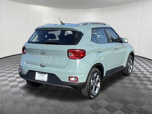 Used 2025 Hyundai Venue SEL image 6