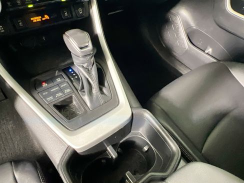 Used 2022 Toyota RAV4 XLE Premium AWD/4WD image 26