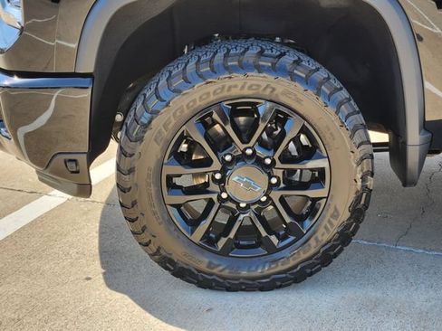 Used 2025 Chevrolet Silverado 2500 LT w/ Trail Boss Package AWD/4WD image 17