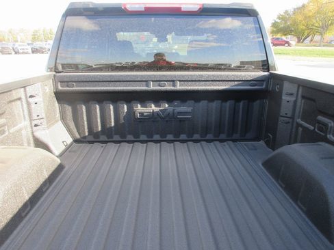 New 2026 GMC Sierra 1500 Elevation image 7