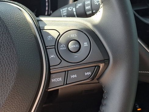 Used 2025 Toyota Corolla XSE FWD image 21