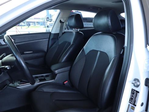 Used 2018 Kia Optima S w/ 18" Alloy Wheels Package image 18