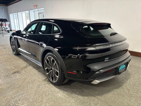 Used 2024 Porsche Taycan 4 Cross Turismo image 8