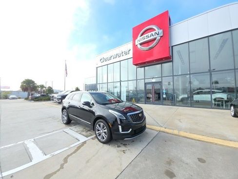 Used 2025 Cadillac XT5 Premium Luxury image 2