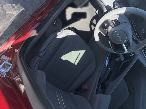 Used 2025 Hyundai Elantra Sport image 3