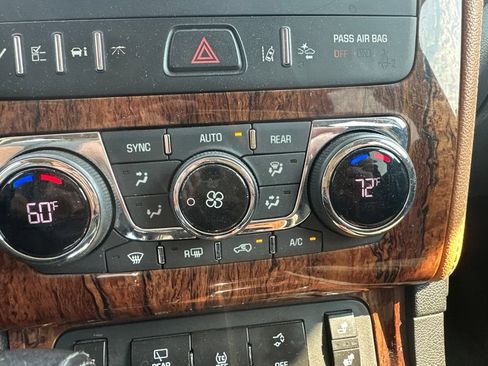 Used 2014 Chevrolet Traverse LT AWD/4WD image 17