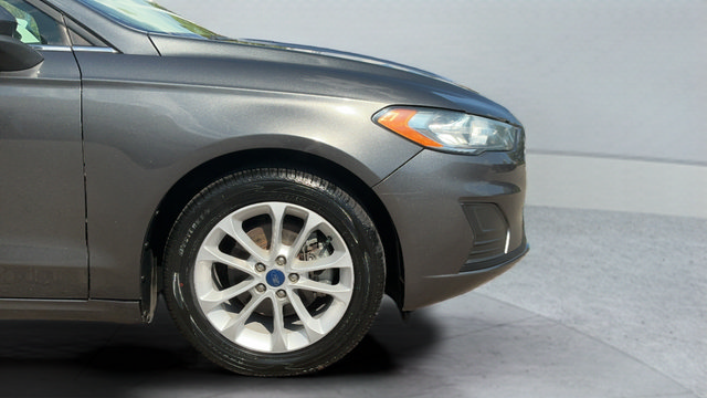 Used 2020 Ford Fusion SE FWD image 27
