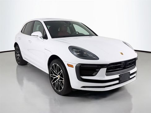 Used 2023 Porsche Macan AWD/4WD image 29
