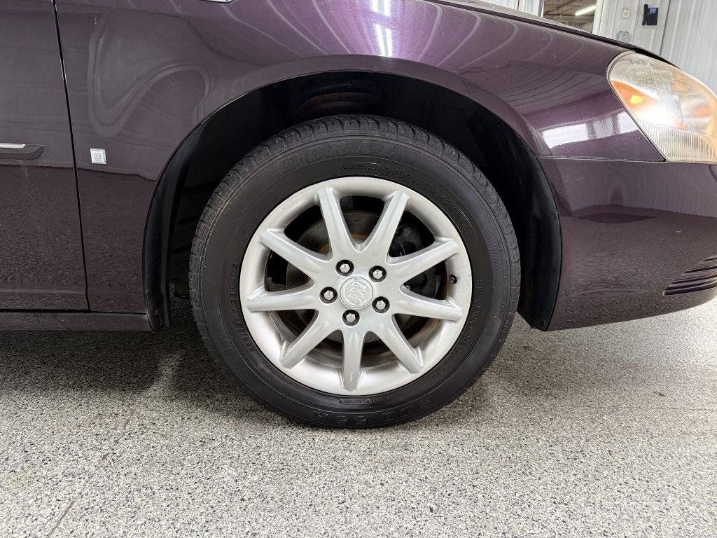 Used 2008 Buick Lucerne CXL FWD image 28