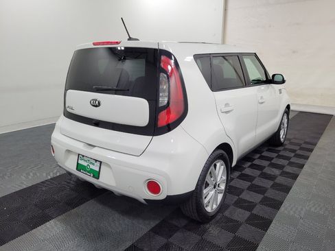 Used 2019 Kia Soul + FWD image 9
