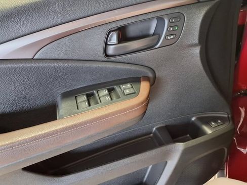 Certified 2025 Honda Passport EX-L image 17