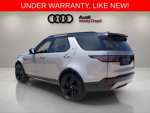 Used 2025 Land Rover Discovery Dynamic SE AWD/4WD image 3