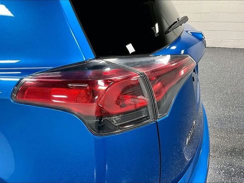 Used 2017 Toyota RAV4 XLE AWD/4WD image 22