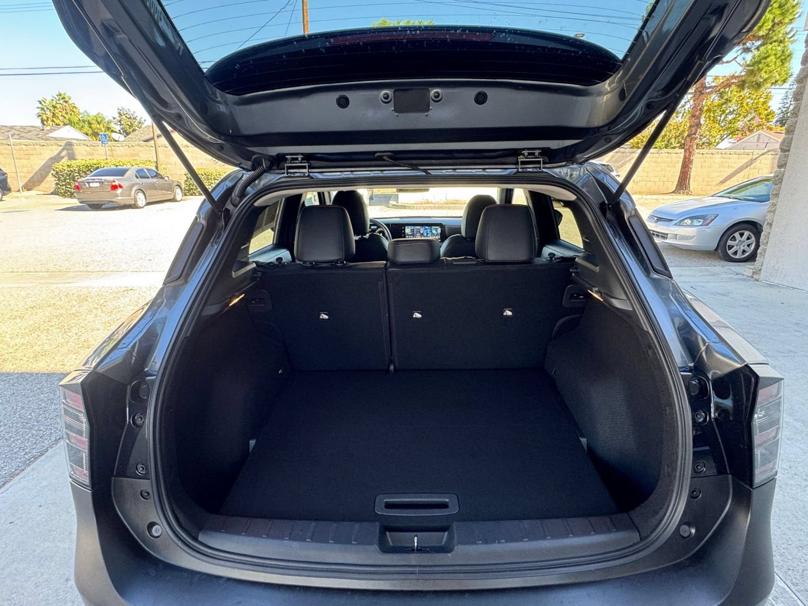 Used 2026 Nissan Kicks SR FWD image 30