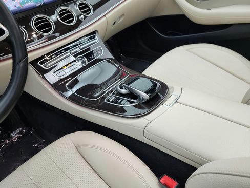 Used 2019 Mercedes-Benz E 300 image 11