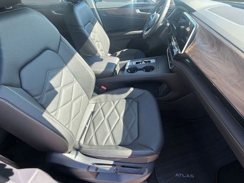 New 2026 Volkswagen Atlas SE image 19