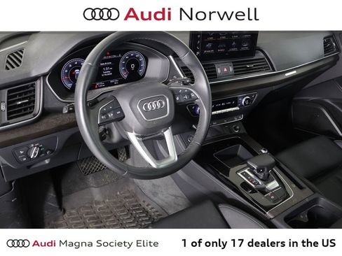 Used 2024 Audi Q5 2.0T Premium Plus w/ Premium Plus Package AWD/4WD image 2