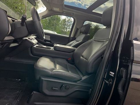 Certified 2025 Ford Expedition Active AWD/4WD image 20
