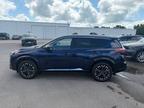 Used 2026 Nissan Rogue Platinum w/ Platinum Premium Package AWD/4WD image 3