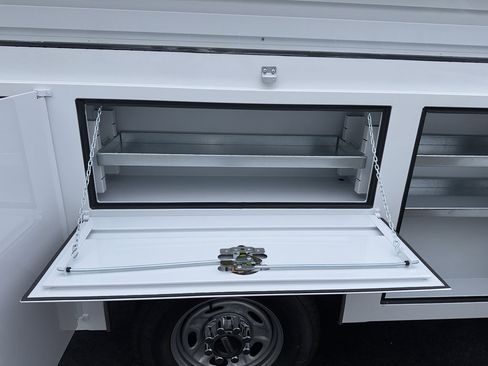 New 2026 Ford F250 XL w/ XL Chrome Package image 15