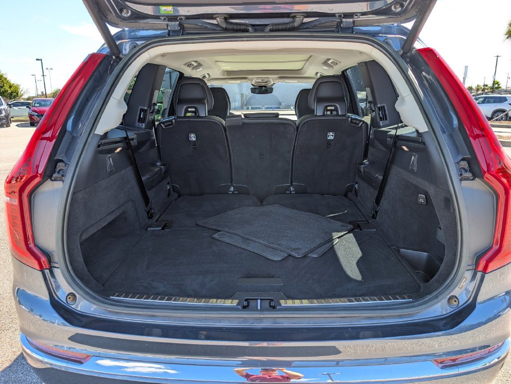 Used 2023 Volvo XC90 B5 Plus AWD/4WD image 6