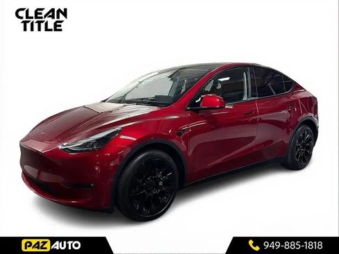 Used 2024 Tesla Model Y Long Range AWD/4WD image 1