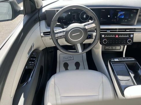 New 2026 Hyundai Tucson Limited image 8