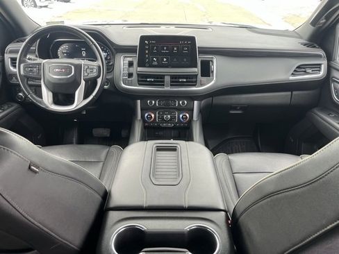 Used 2023 GMC Yukon XL SLT image 47
