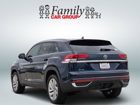 Used 2023 Volkswagen Atlas Cross Sport SE w/ Panoramic Sunroof Package FWD image 3