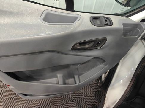 Used 2018 Ford Transit 250 130 Medium Roof RWD image 36