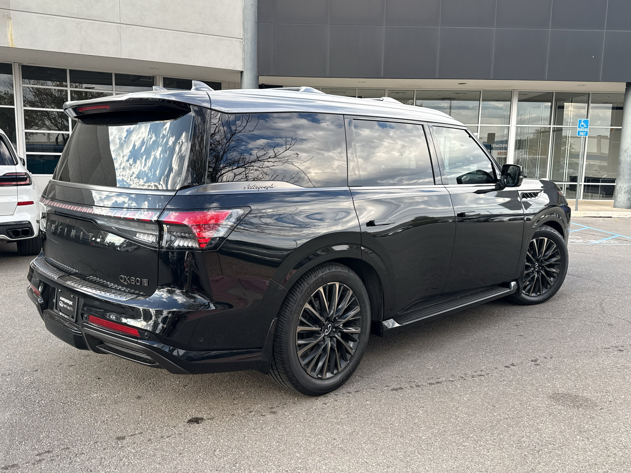 Used 2026 INFINITI QX80 Autograph AWD/4WD image 5