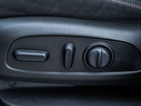 Used 2021 Chevrolet Equinox LT image 21